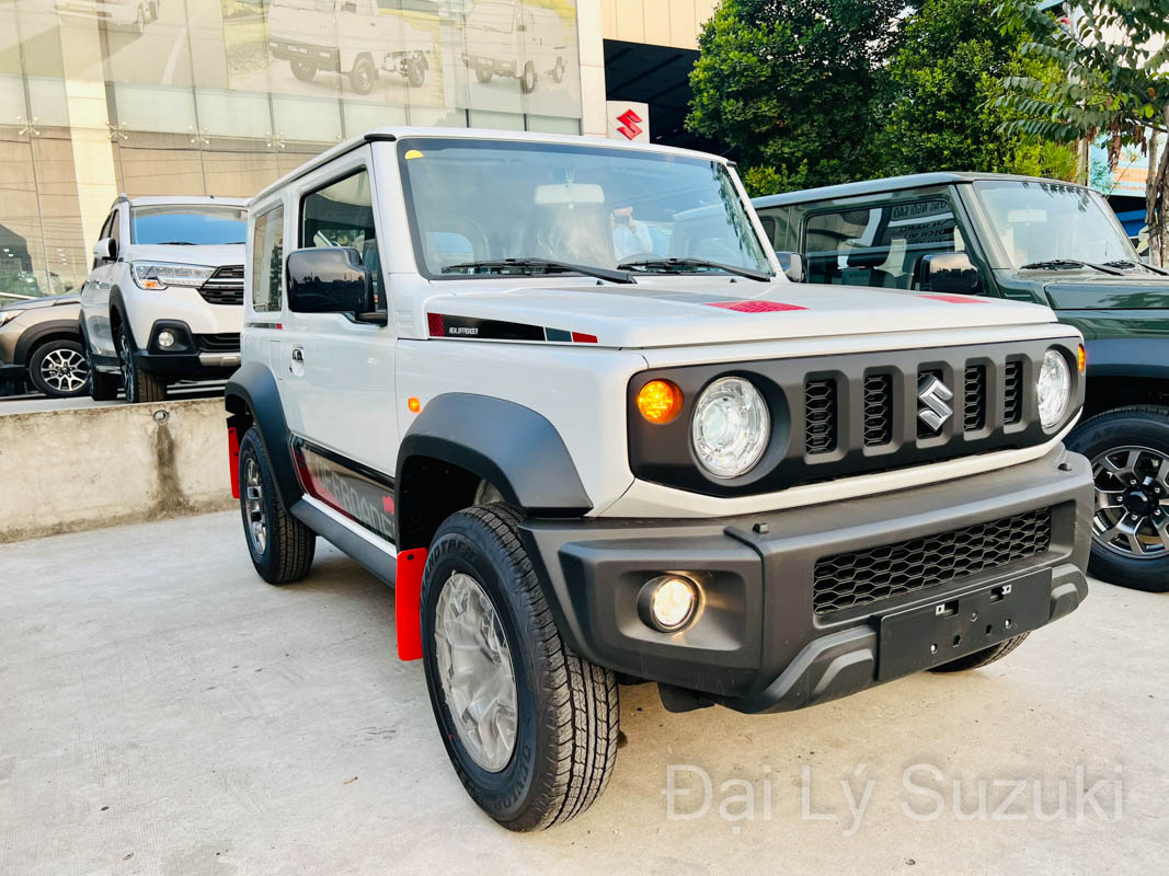 Giá Cả và Tùy Chọn Phiên Bản của Suzuki Jimny