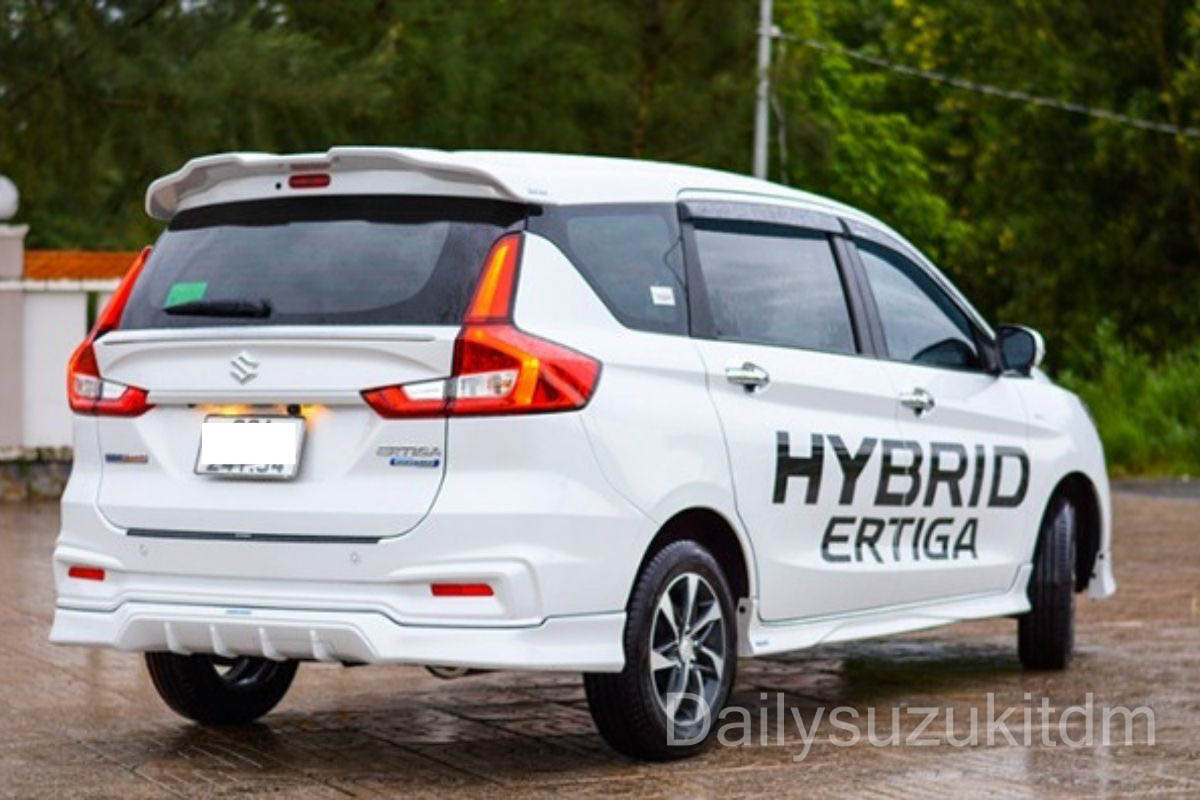 Thiết kế ngoại thất Suzuki Ertiga Hybrid và Toyota Veloz Cross